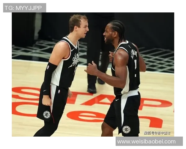 火箭队与快船队第三场激战回顾球员表现与战术分析全景呈现